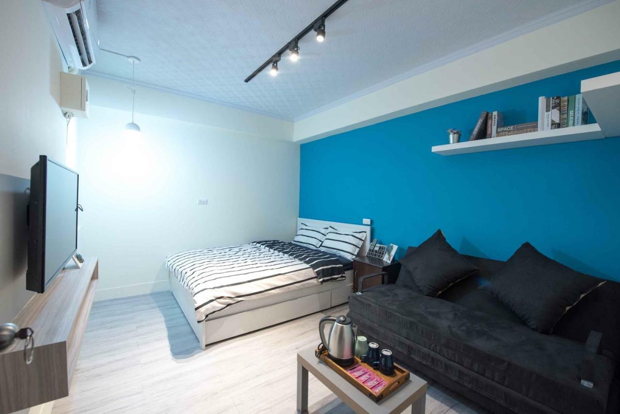 Apartament Bird Series Backpacker輕隔間背包客 Tainan Zewnętrze zdjęcie