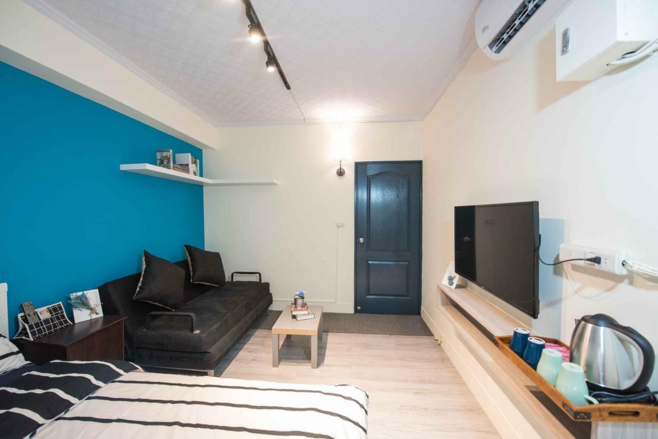 Apartament Bird Series Backpacker輕隔間背包客 Tainan Zewnętrze zdjęcie