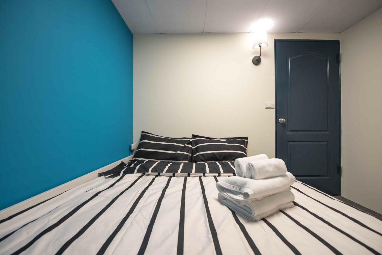 Apartament Bird Series Backpacker輕隔間背包客 Tainan Zewnętrze zdjęcie