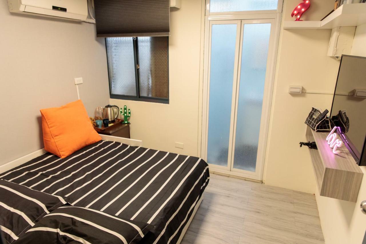 Apartament Bird Series Backpacker輕隔間背包客 Tainan Zewnętrze zdjęcie